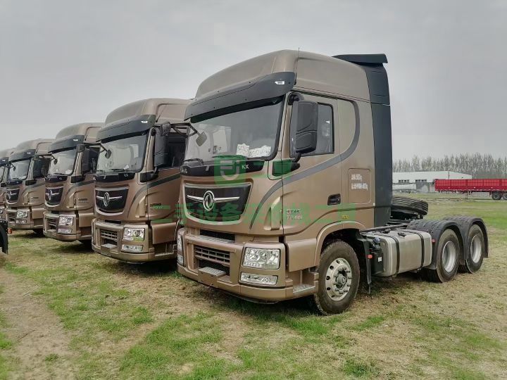 出售二手九成新的天龍旗艦國六車型600馬力牽引車