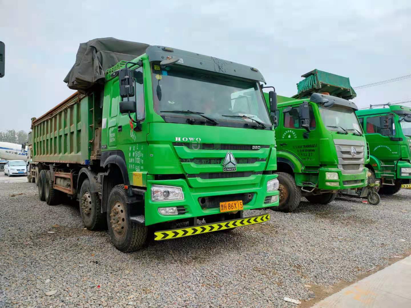 出售一臺前四后八歐曼19年的自卸車