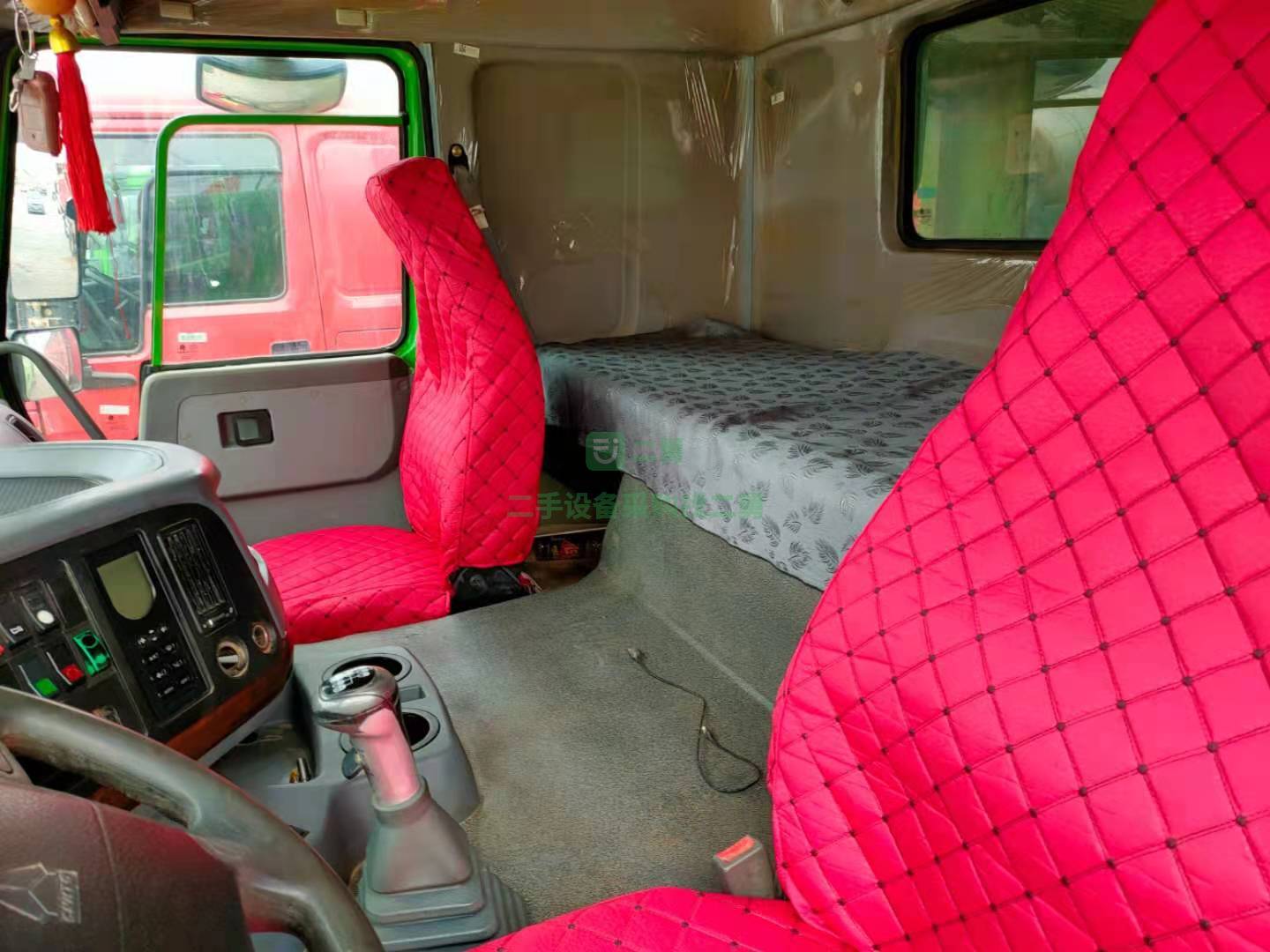 出售一臺前四后八歐曼19年的自卸車