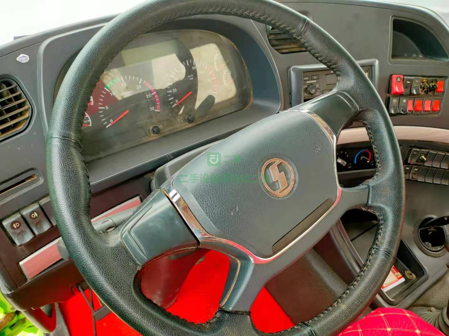 出售一臺19年11月份德龍自卸車，濰柴發(fā)動機(jī)后八輪