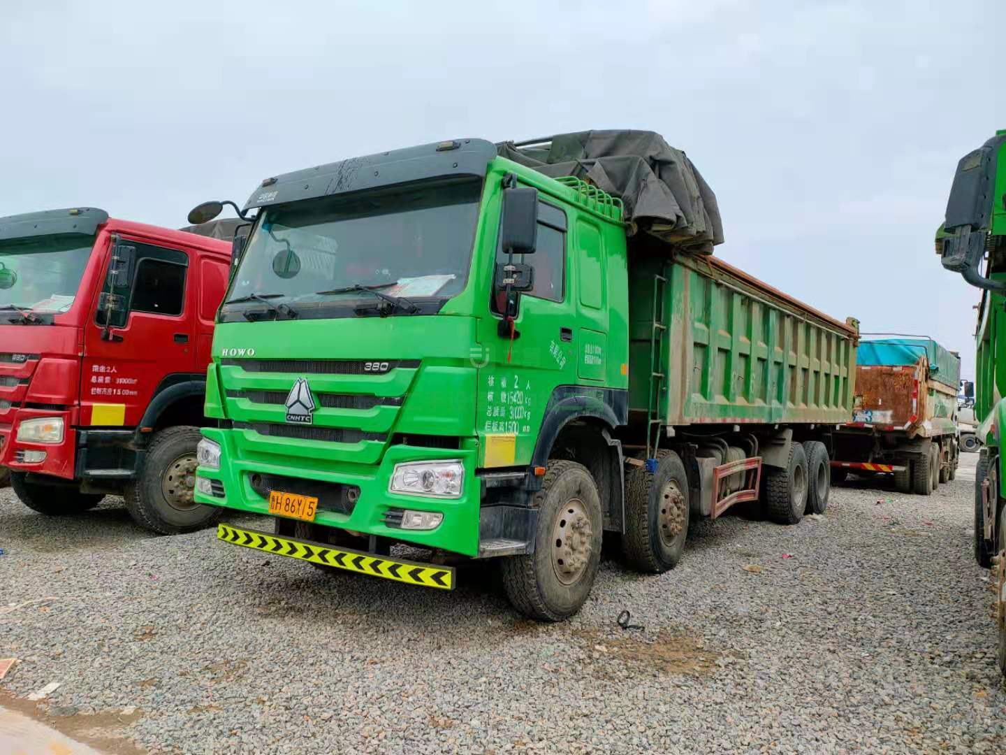 出售一臺前四后八歐曼19年的自卸車