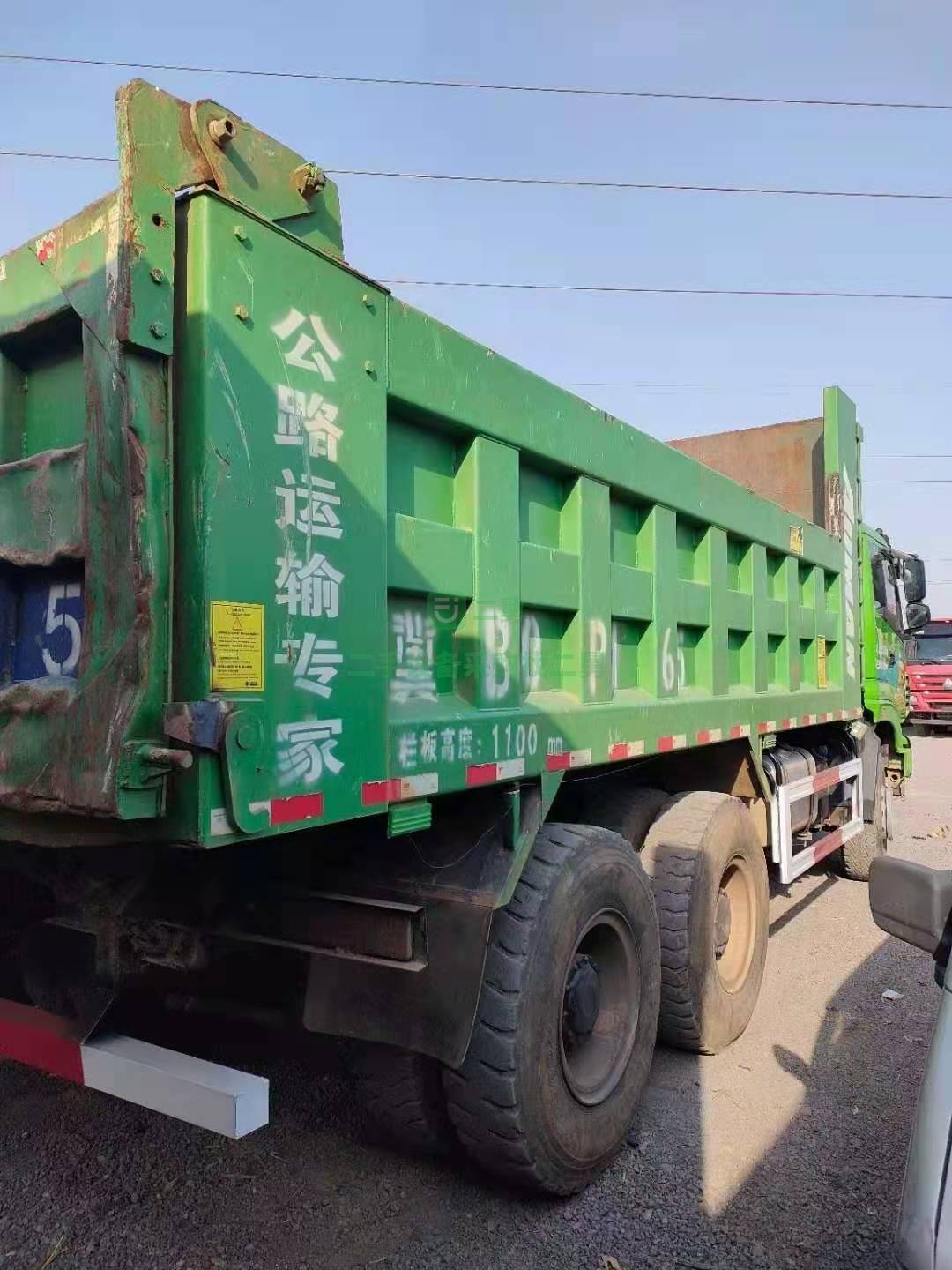 出售一臺歐曼大箱長度5.8米自卸車，375馬力濰柴發動機