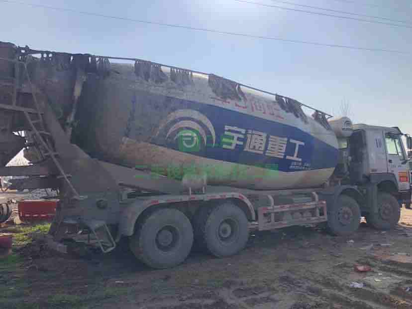 出售16年豪沃攪拌車，國四排放，宇通上裝大20拉