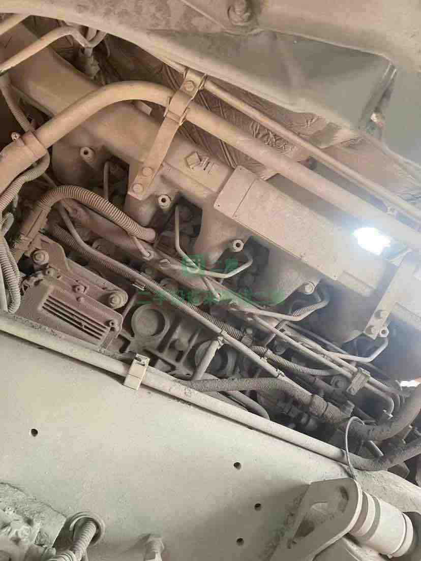 出售1臺17年歐曼攪拌車，雷薩L9上裝大14拉16方，可提檔過戶