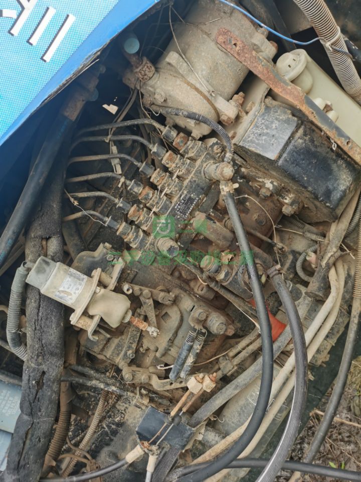 出售二手八成新的紐柯蘭1354拖拉機