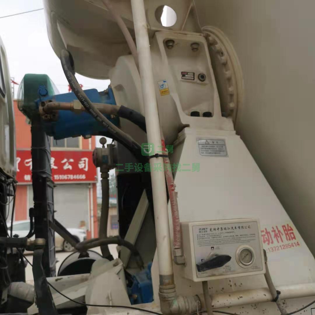 出售一臺18年歐曼國五排放攪拌車，濰柴發動機375馬力