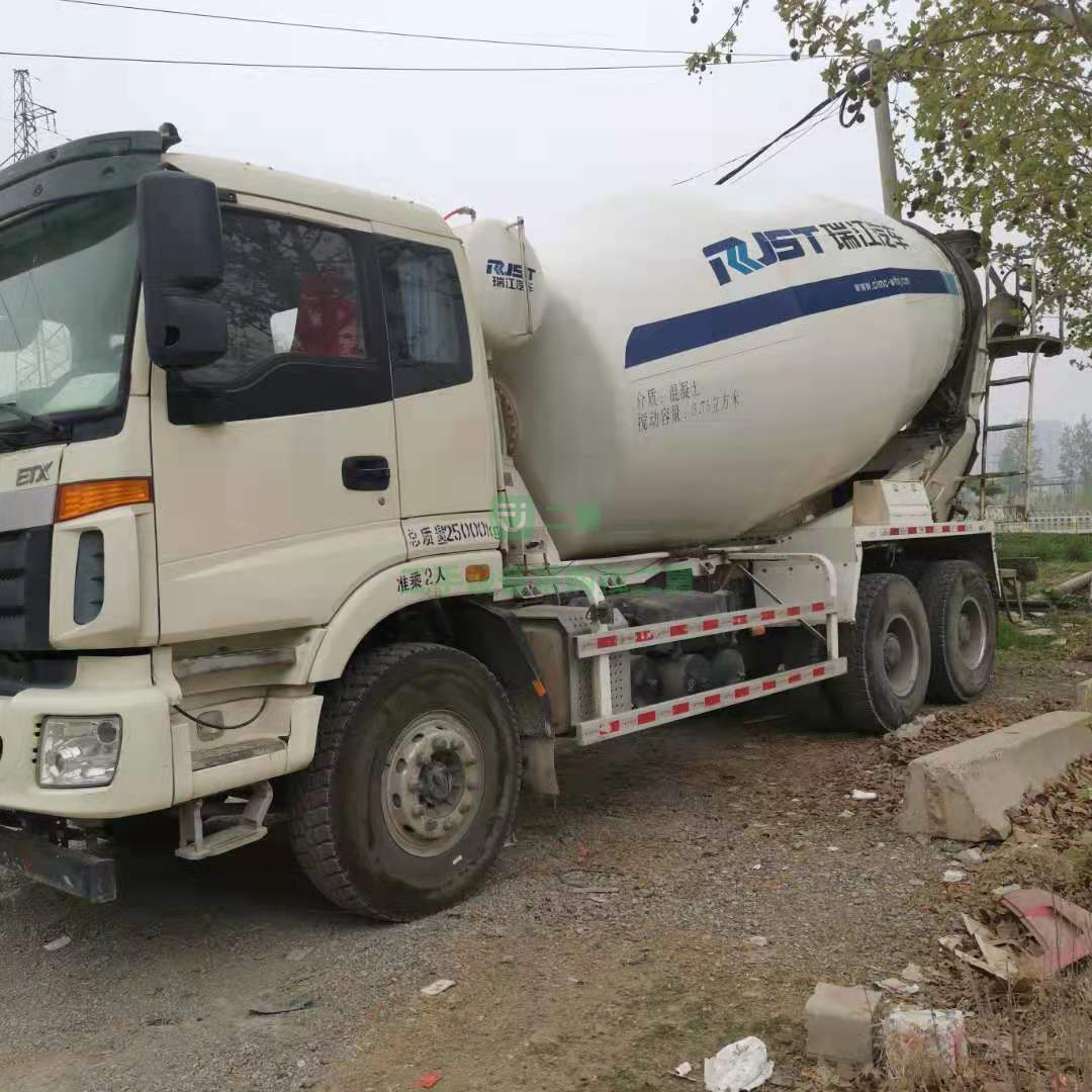 出售一臺18年歐曼國五排放攪拌車，濰柴發動機375馬力