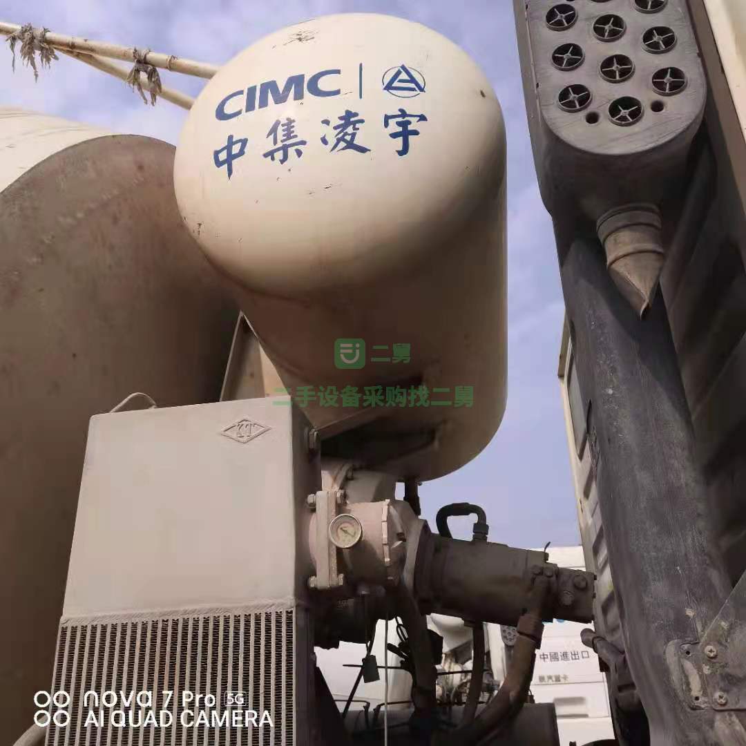出售一臺13年5月德龍攪拌車，國三大12方