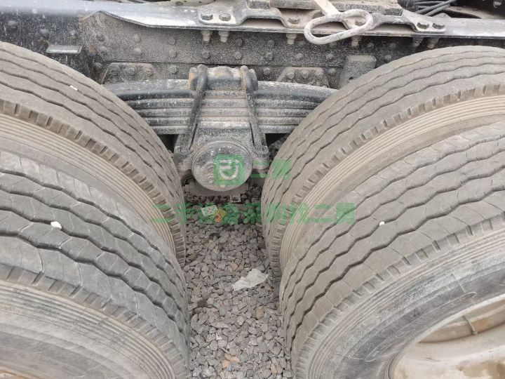 出售17年德龍新M3000牽引車，430馬力，濰柴發動機