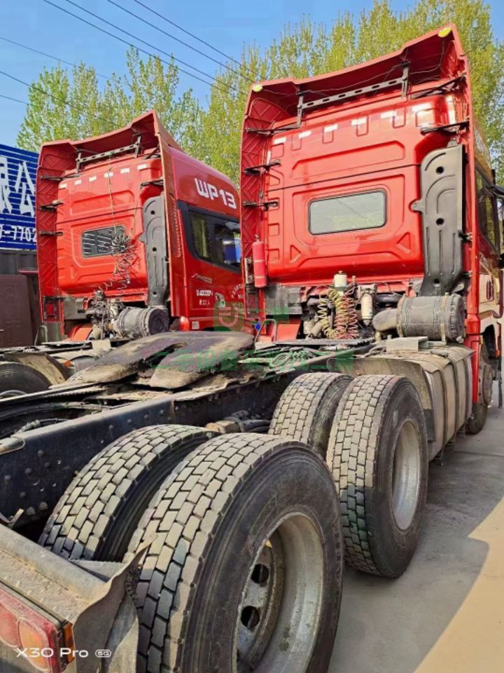出售9成新德龍X3000/550馬力牽引車