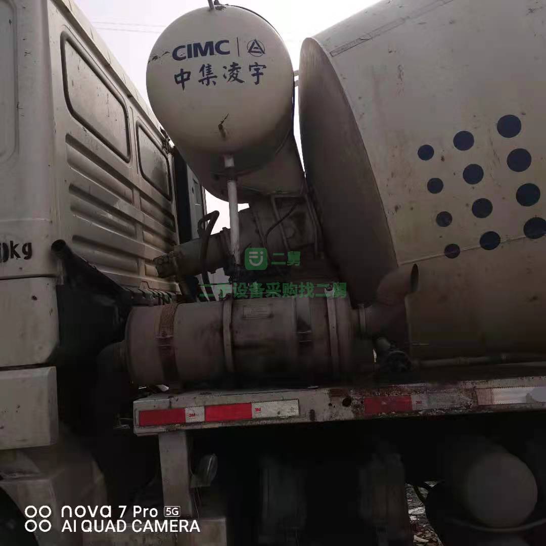 出售一臺13年5月德龍攪拌車，國三大12方