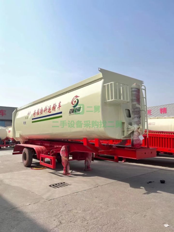 山東出售二手九成新的罐式自卸半掛車