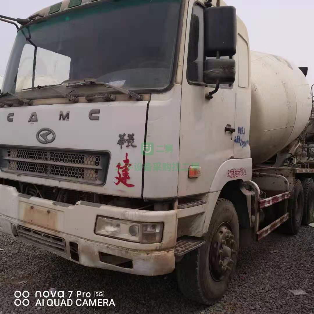出售多臺17年國五華菱10方罐攪拌車，345馬力，星馬上裝