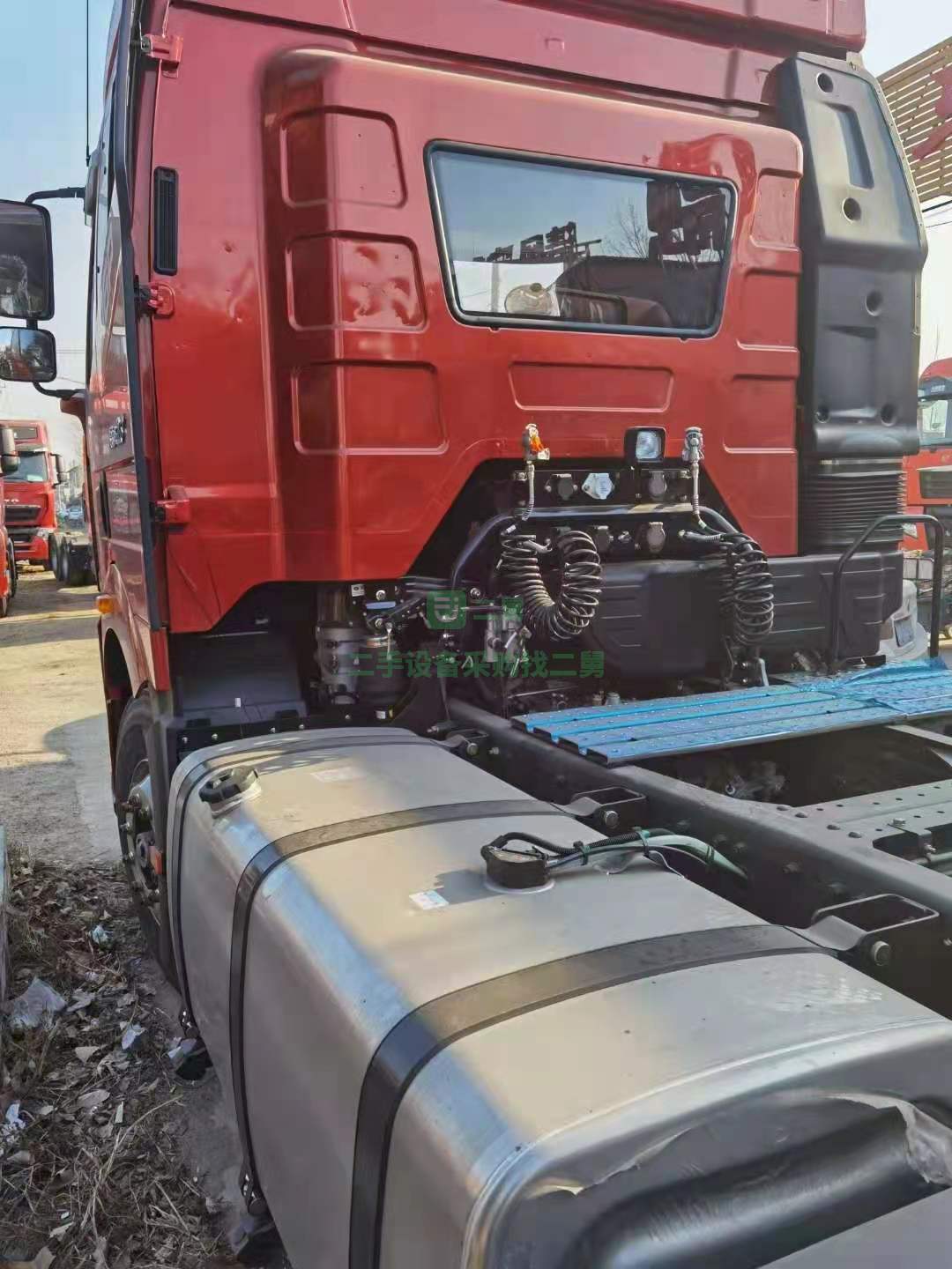 出售一臺解放J6P質(zhì)慧版2.0+牽引車，460馬力錫柴發(fā)動機