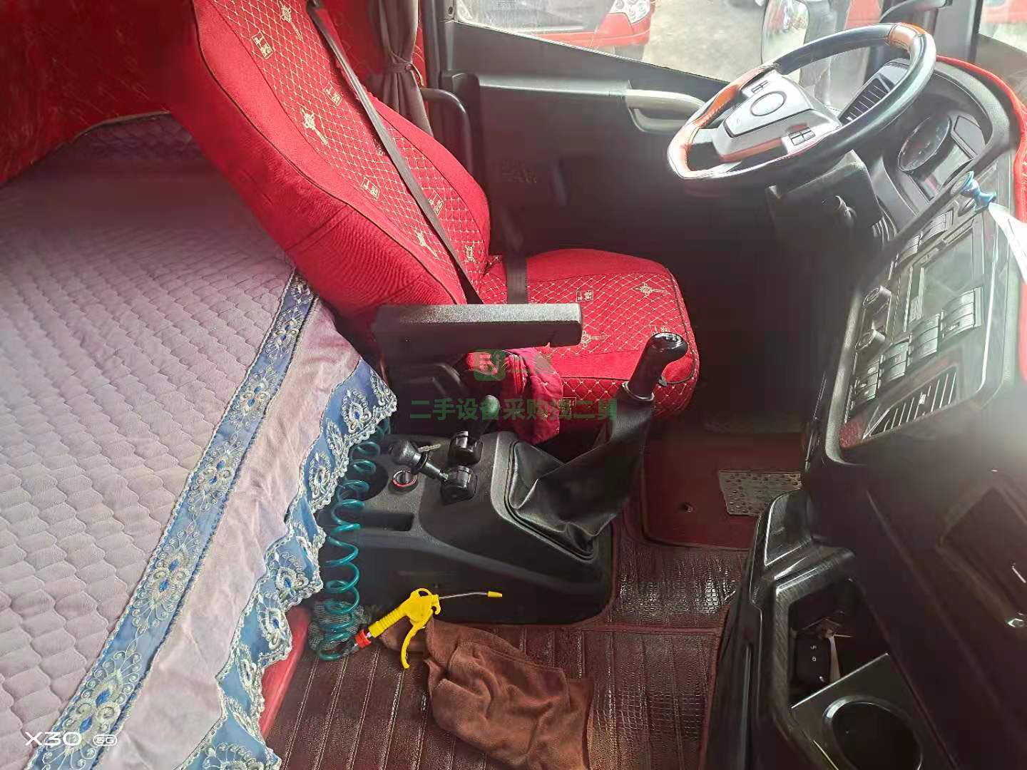 出售一臺剛到一掛18年解放jH6.500馬力牽引車，濰柴發動機