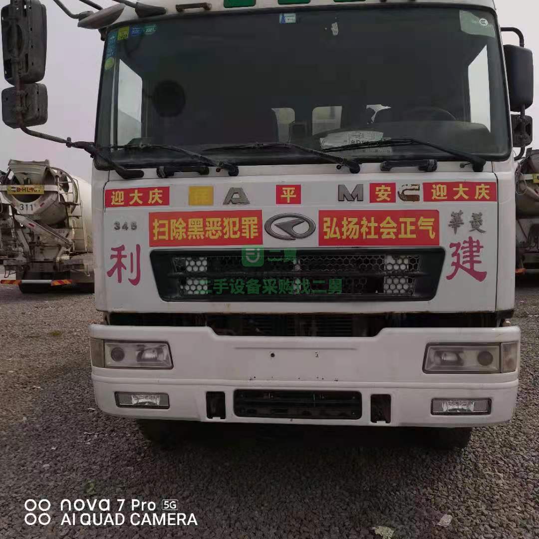 出售多臺17年國五華菱10方罐攪拌車，345馬力，星馬上裝