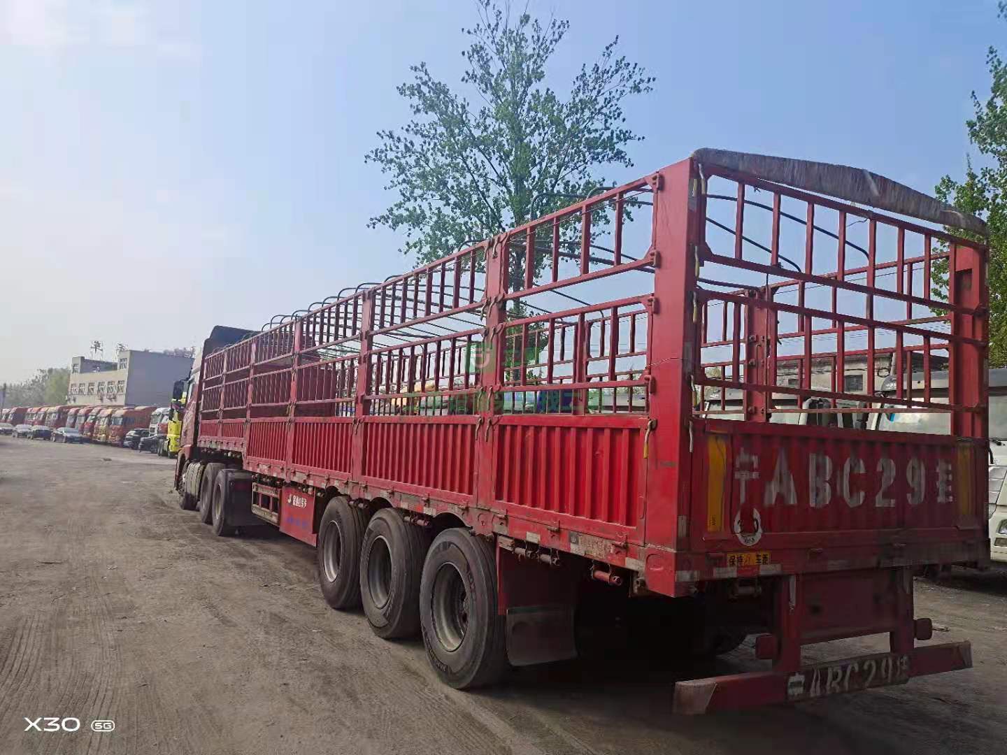 出售一臺剛到一掛18年解放jH6.500馬力牽引車，濰柴發動機