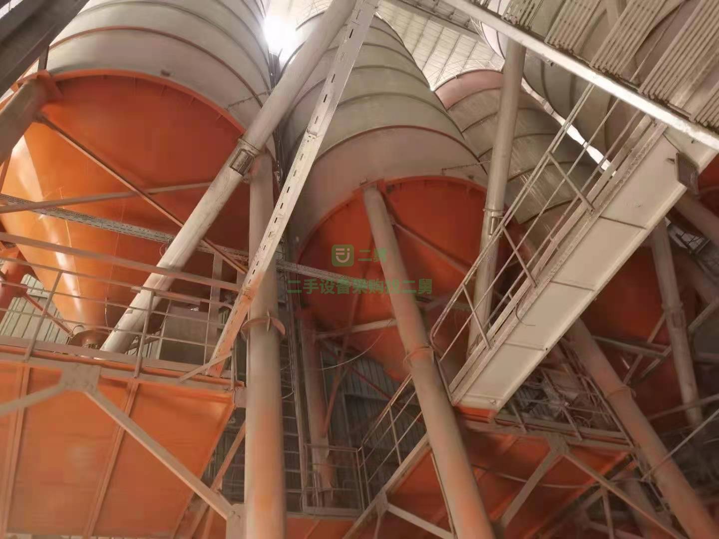 出售二手的九成新的100噸水泥罐