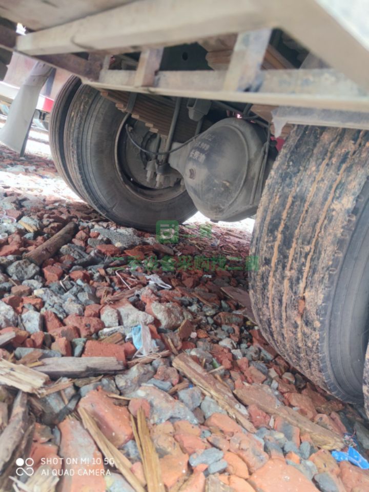 出售240馬力，乘龍H5單橋載貨車，6.8米倉欄