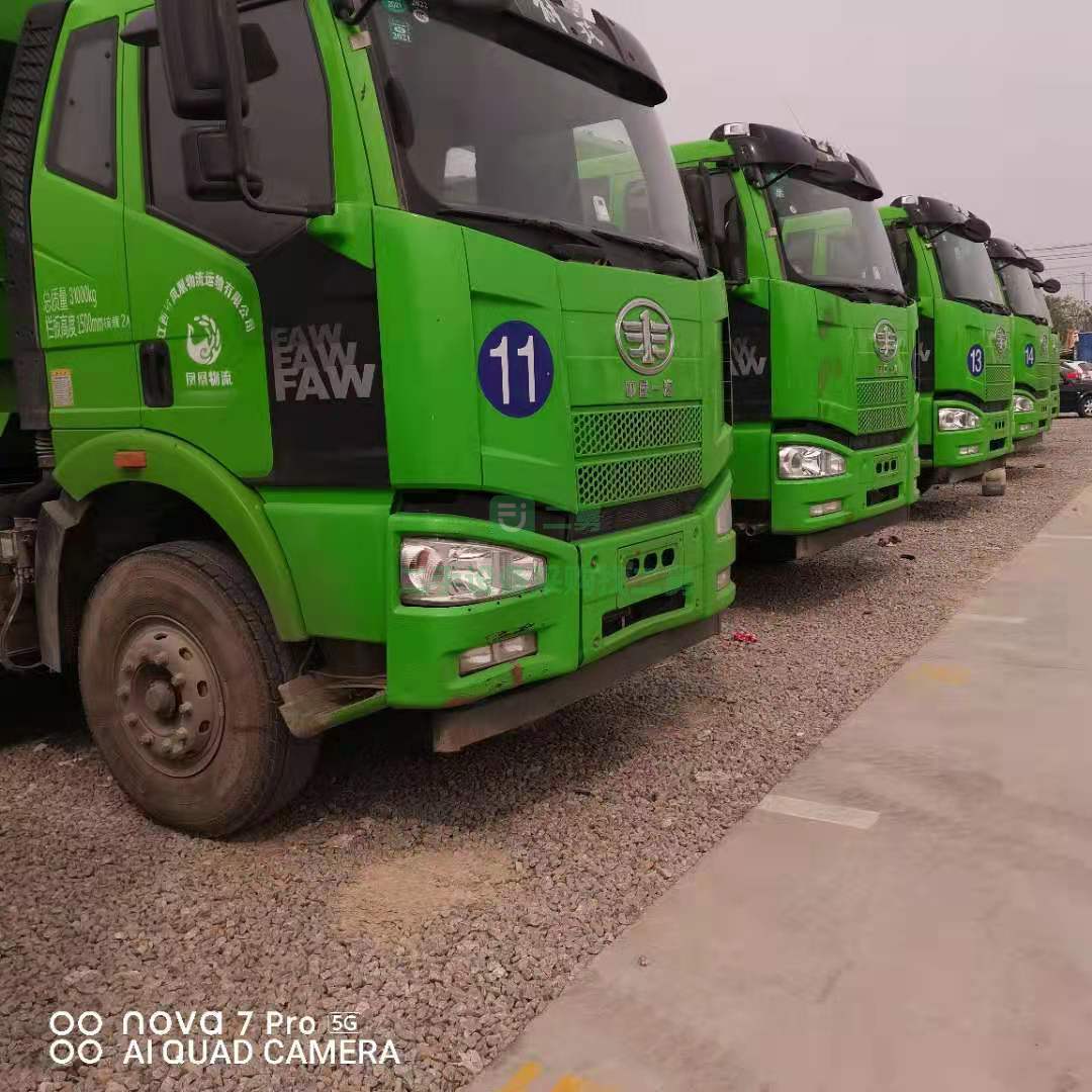 出售一臺2020年5月輕量化黃金尺寸6.8米自卸車，錫柴發動機