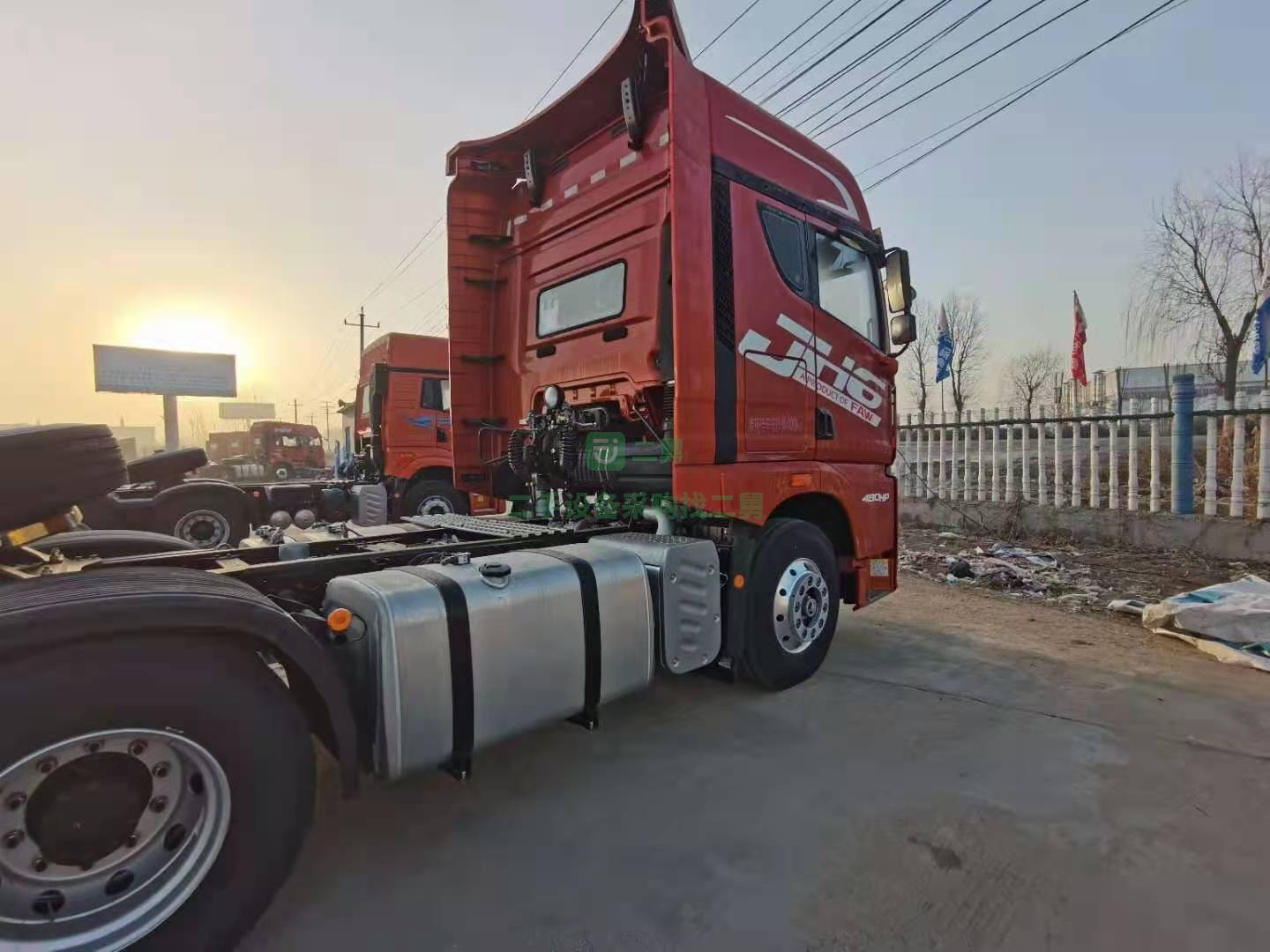 出售一臺青島解放JH6領航版480馬力濰柴發動機牽引車，國五排放