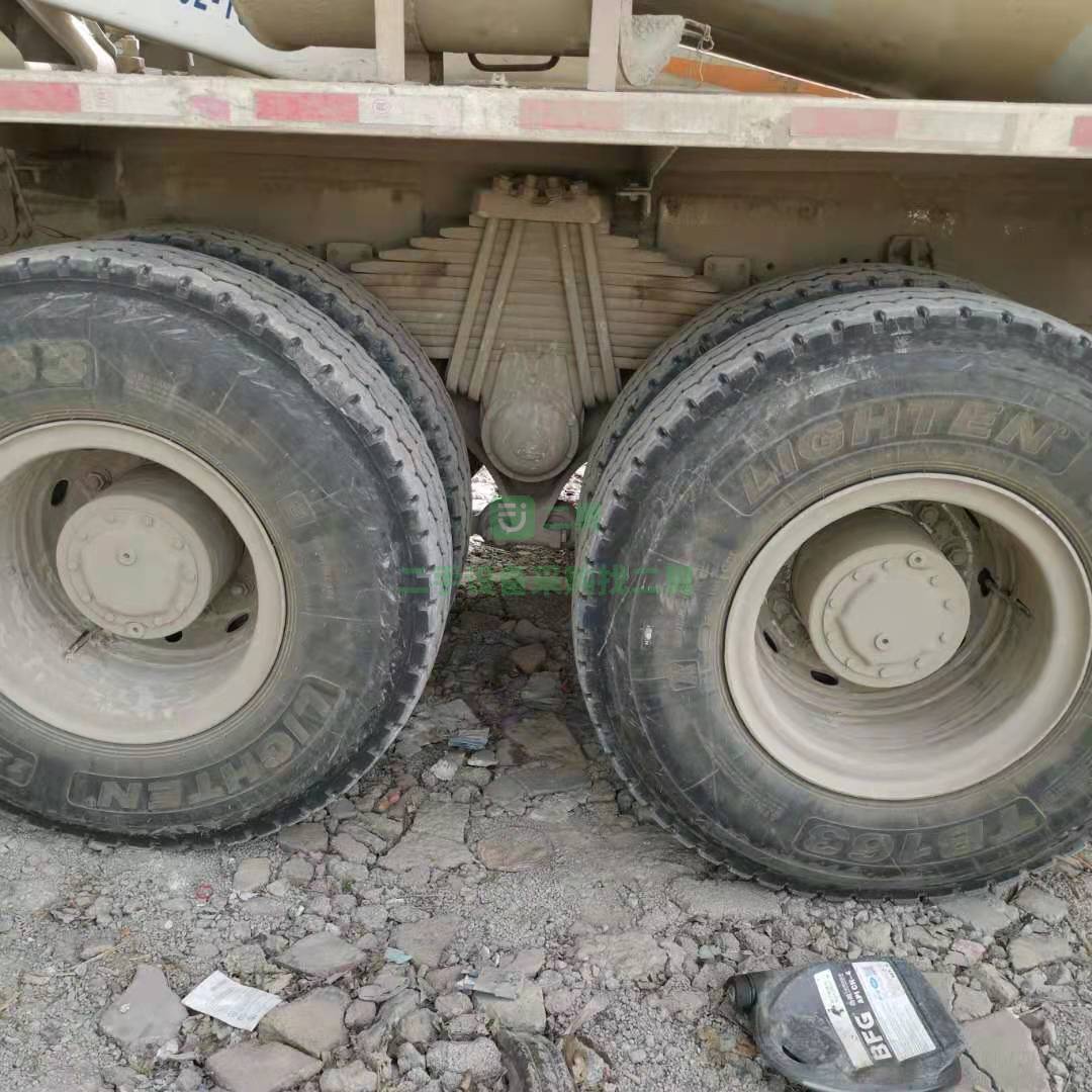 出售一臺13年豪沃攪拌車，大十二方，宇通上莊