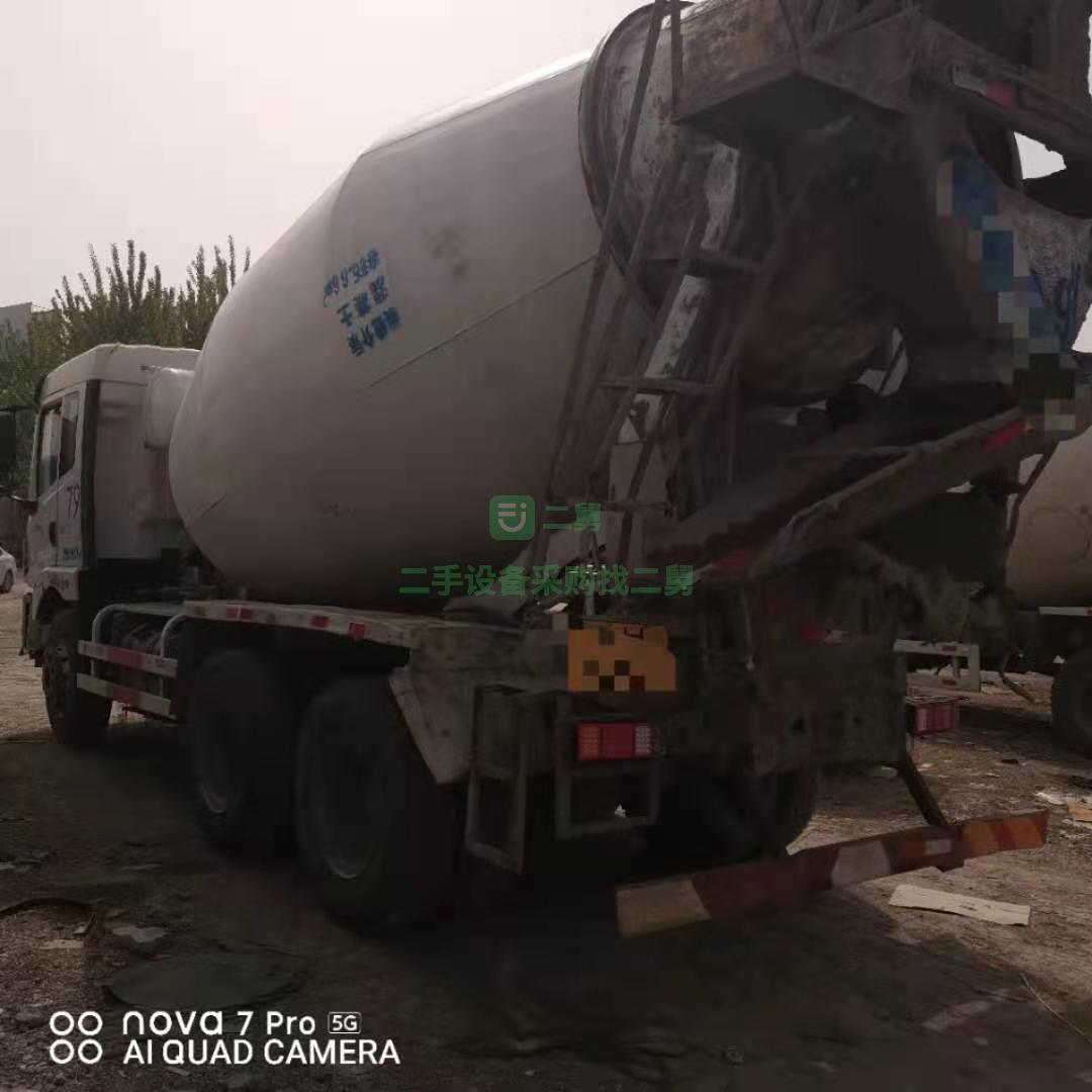 出售一臺17年國五10方罐185馬力攪拌車，玉柴發動機