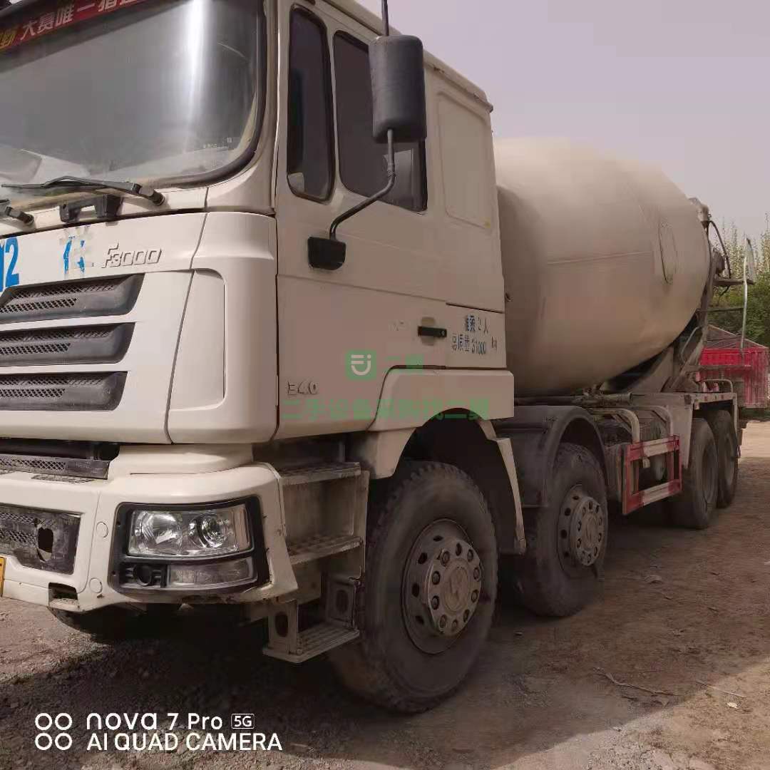 出售一臺17年國五大20方豪沃攪拌車，重汽發動機