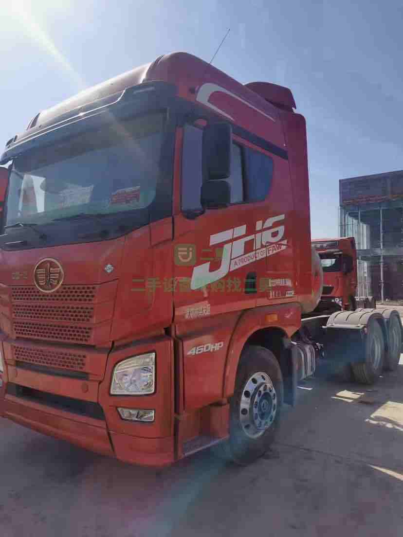 出售19年底解放JH6/430馬力天然氣車牽引車
