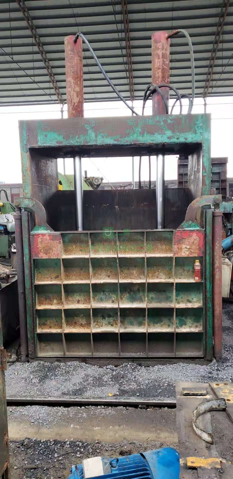 250T立式打包機料箱1700×1100出售65000