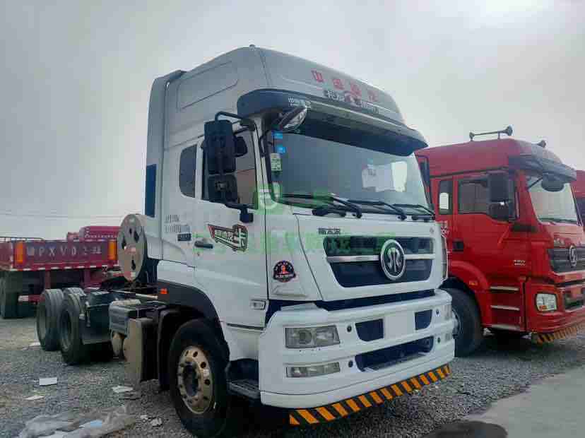 出售17年8月重氣天然氣牽引車，車況好