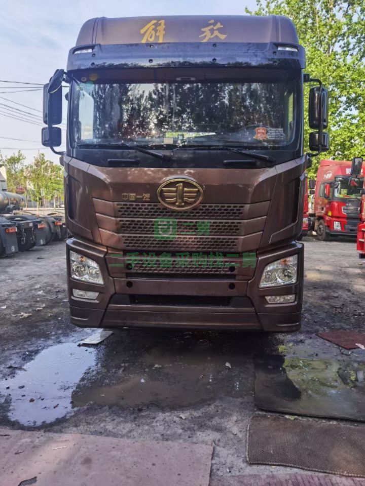 出售19年的解放JH6至尊550馬力牽引車