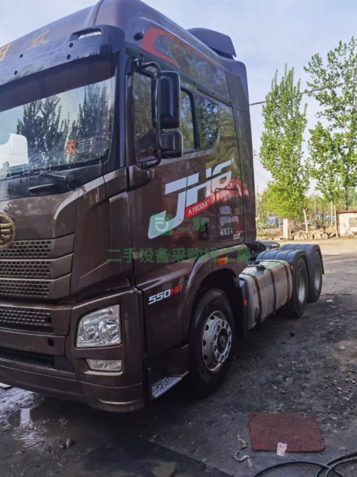 出售19年的解放JH6至尊550馬力牽引車