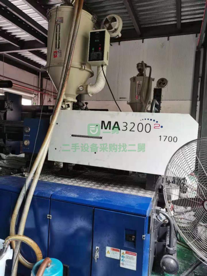 廣東出售二手九成新的海天320噸注塑機(jī)