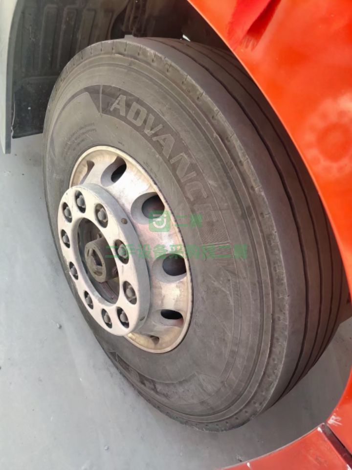 出售二手九成新的解放J6/500馬力牽引車