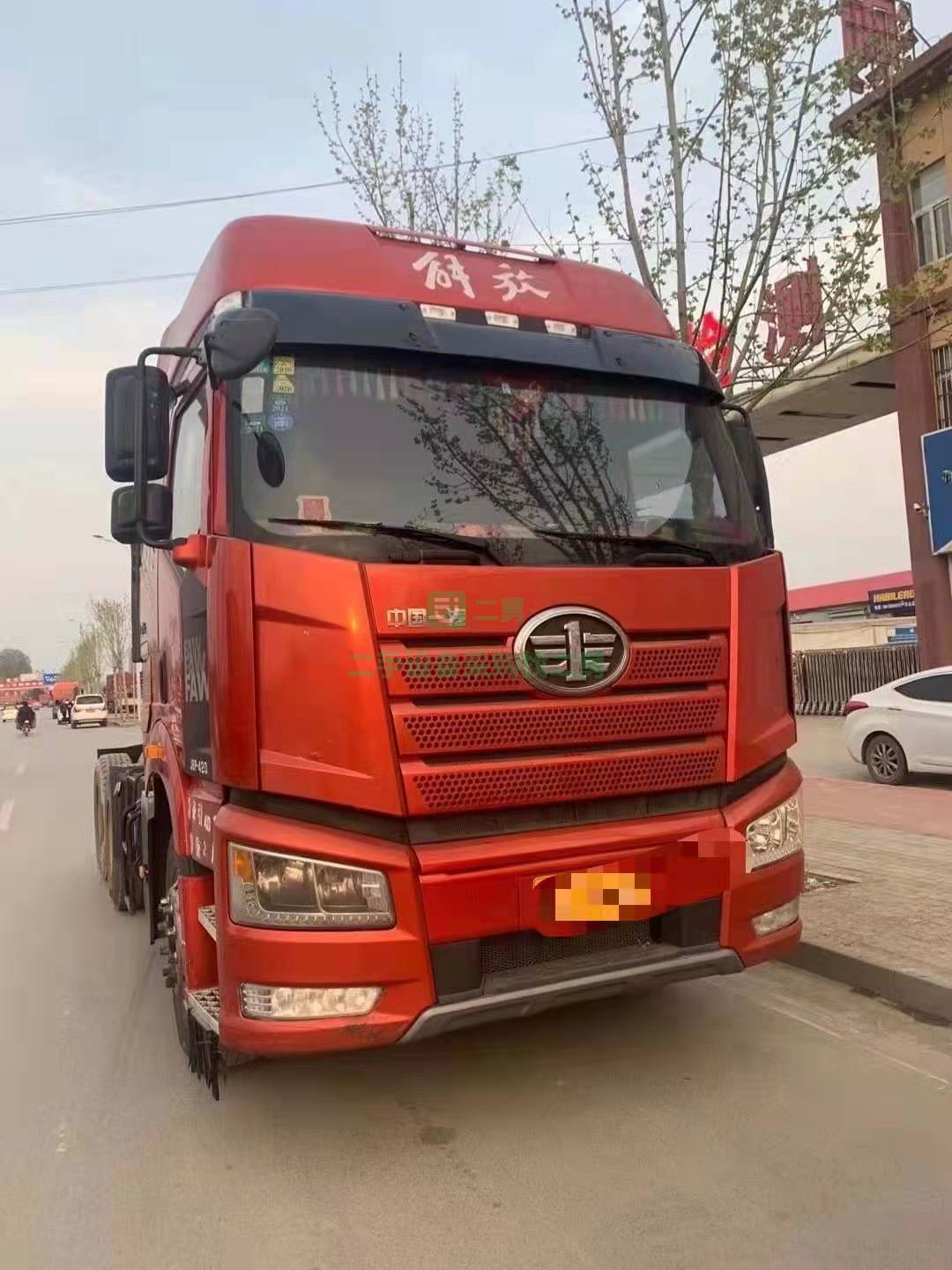 出售一臺新款新北方版高配解放J6-420馬力牽引車，17年8月國五排放