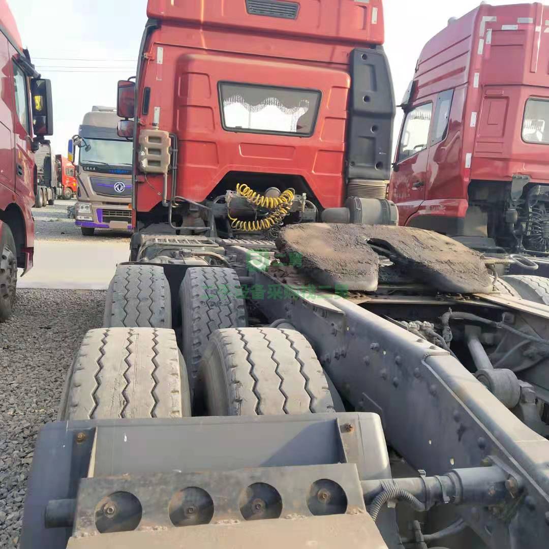 急售一臺j6p17年國五350馬力車況精品牽引車，手續(xù)齊全隨時過戶提檔