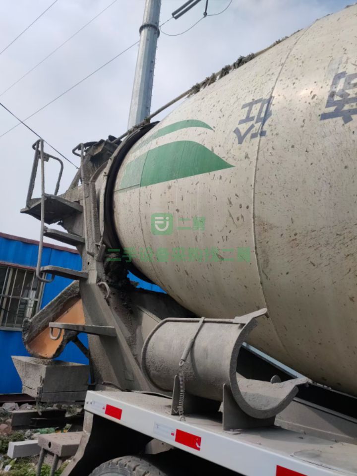 出售二手14年的德龍攪拌罐車，凌宇上裝，大12方拉14方