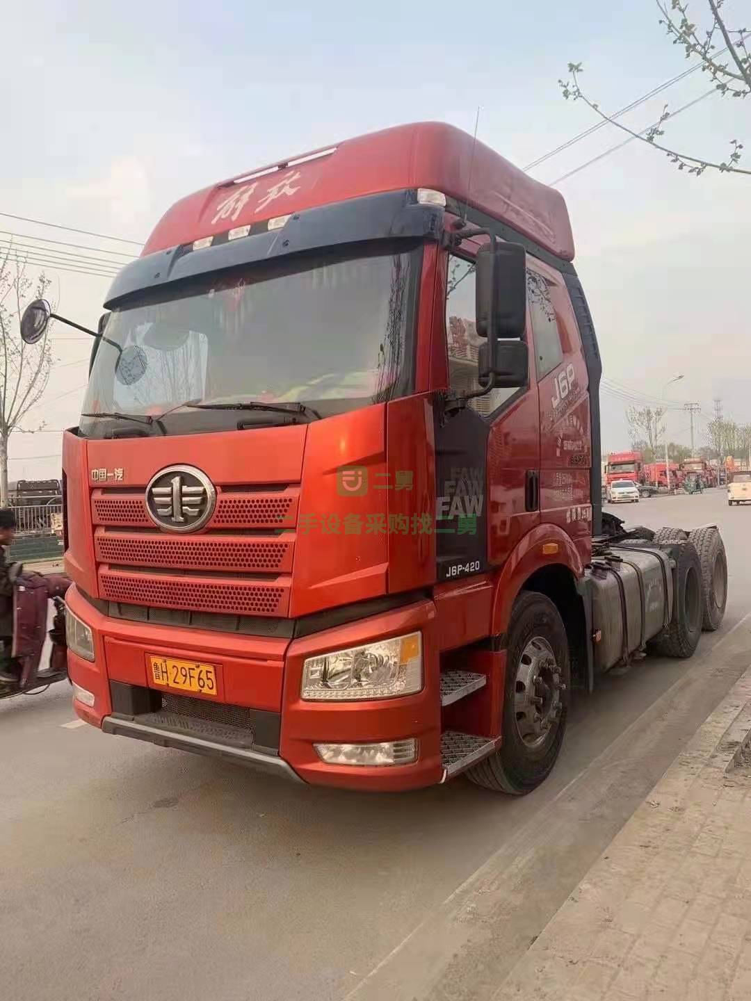 出售一臺新款新北方版高配解放J6-420馬力牽引車，17年8月國五排放