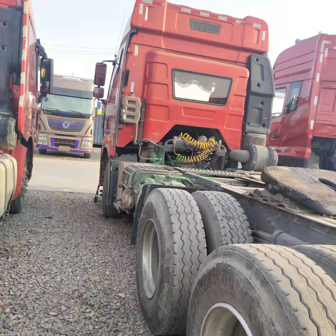 急售一臺j6p17年國五350馬力車況精品牽引車，手續(xù)齊全隨時過戶提檔
