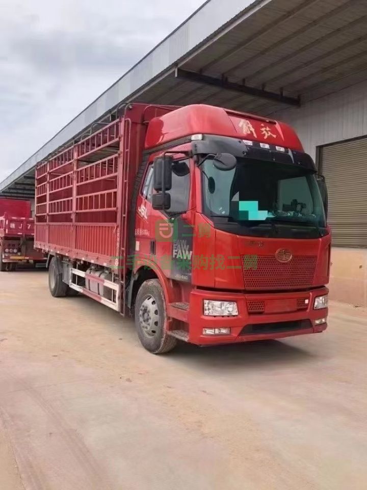 出售20年的6米8倉欄240馬力，解放J6L貨車
