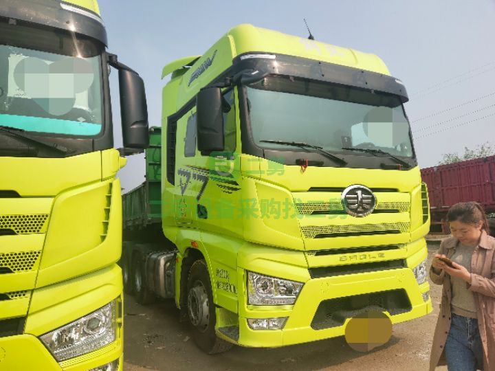 出售二手20年的解放J7側翻半掛車