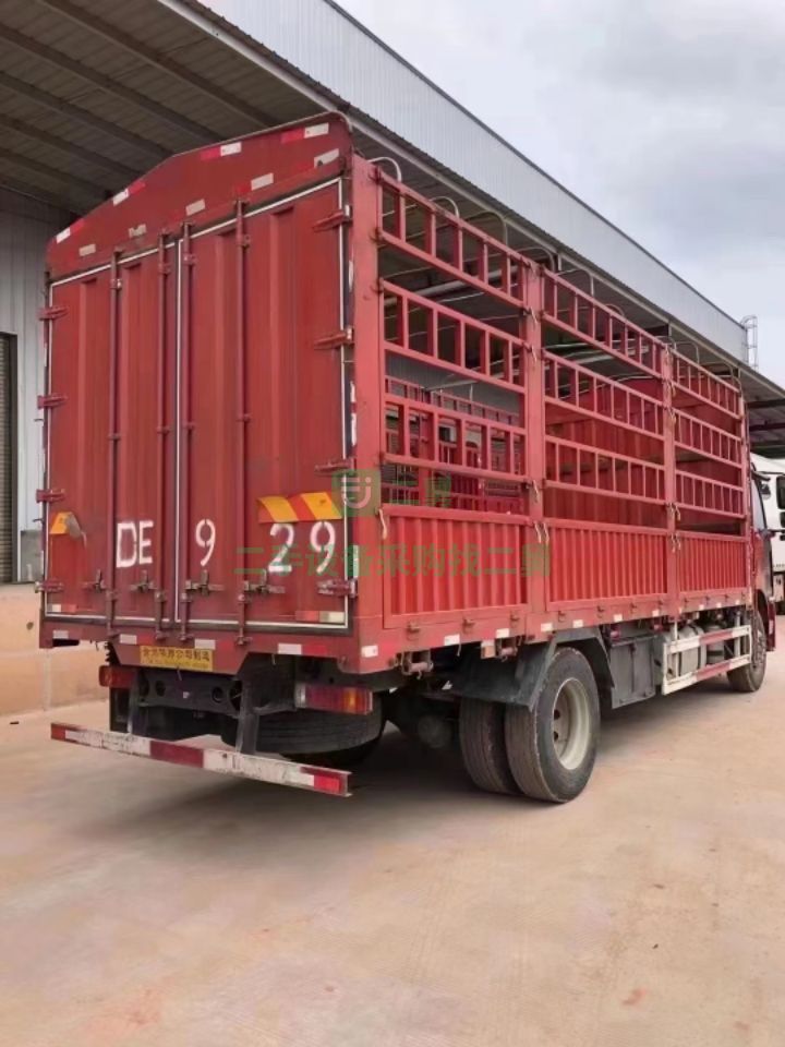 出售20年的6米8倉欄240馬力，解放J6L貨車