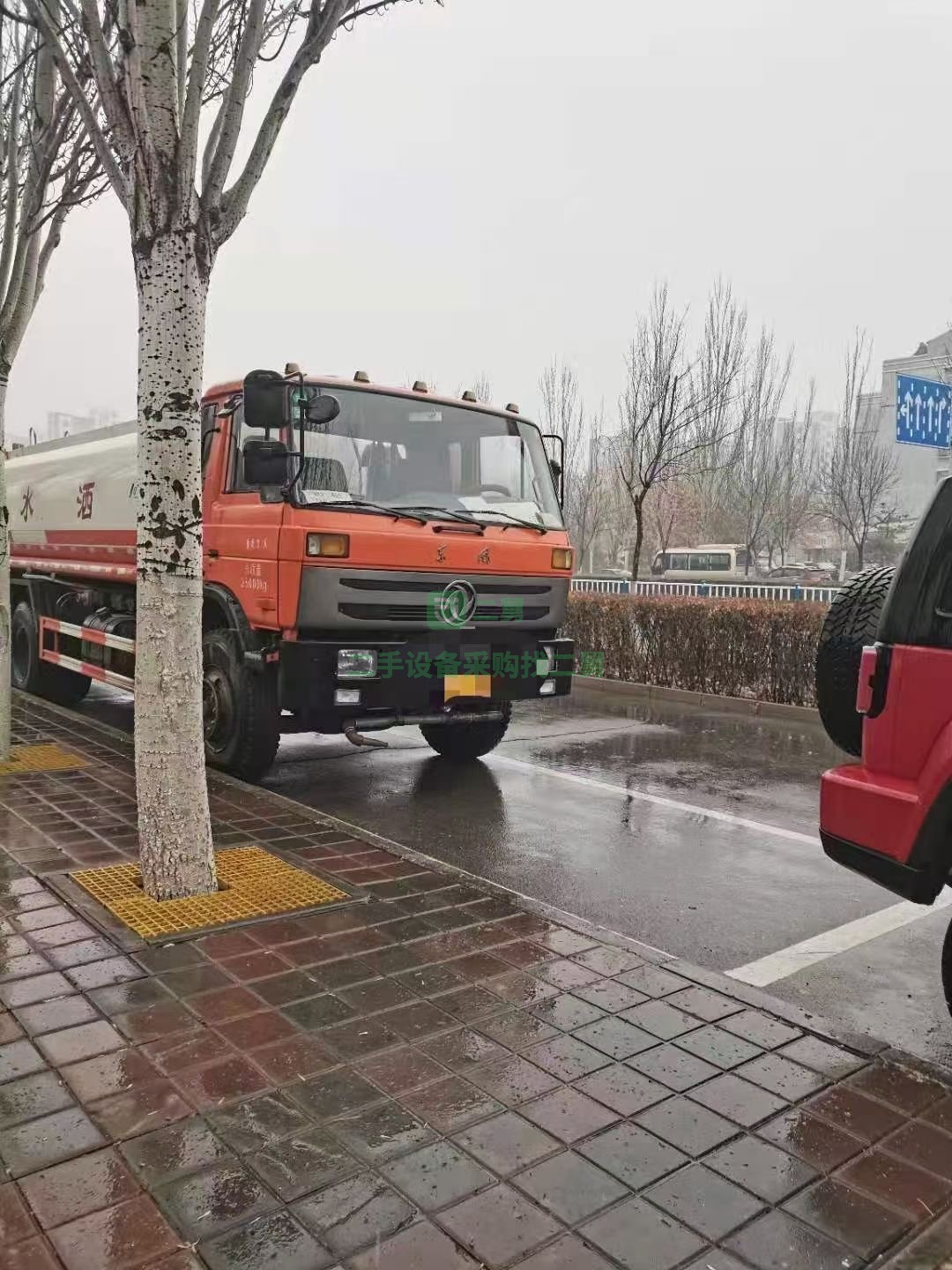 出售一臺14年6月國四東風153后八輪22立方灑水車