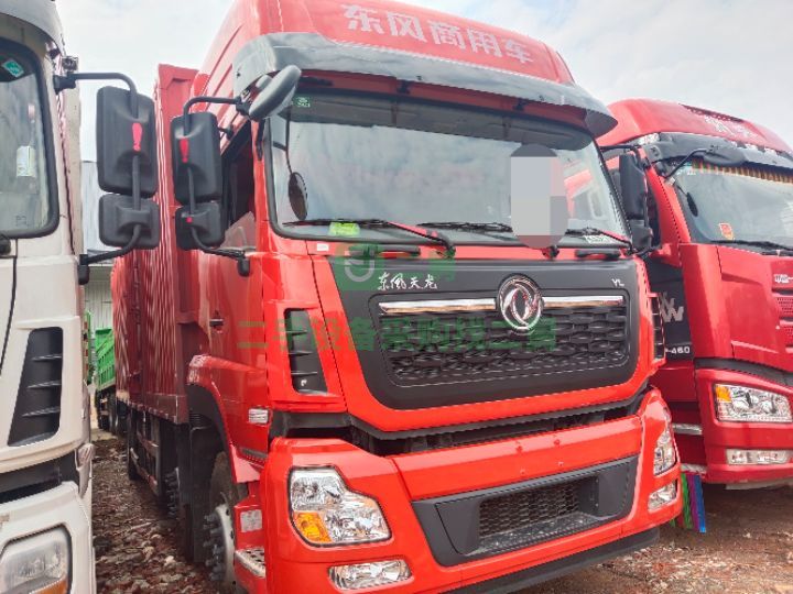 出售東風天龍VL前4后4，9米6廂式貨車