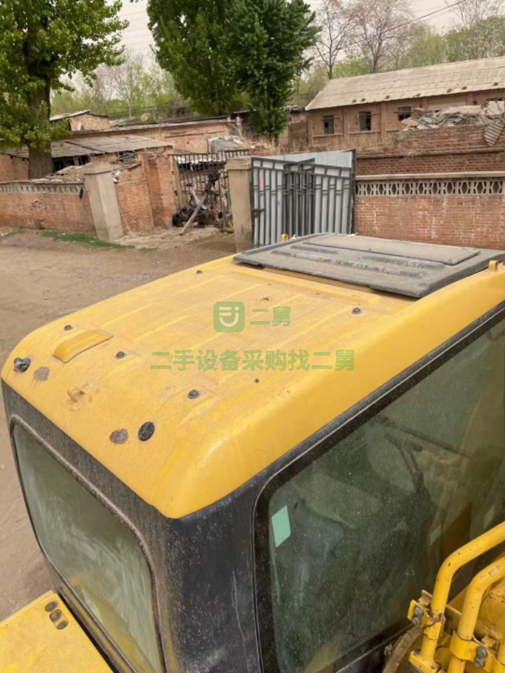 出售二手的七成新的小松300杠7挖掘機