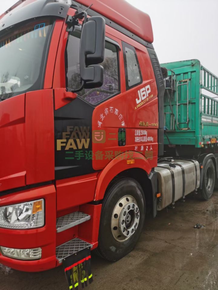 出售牽引車一臺2年7個月新款解放J6～550全車鋁圈