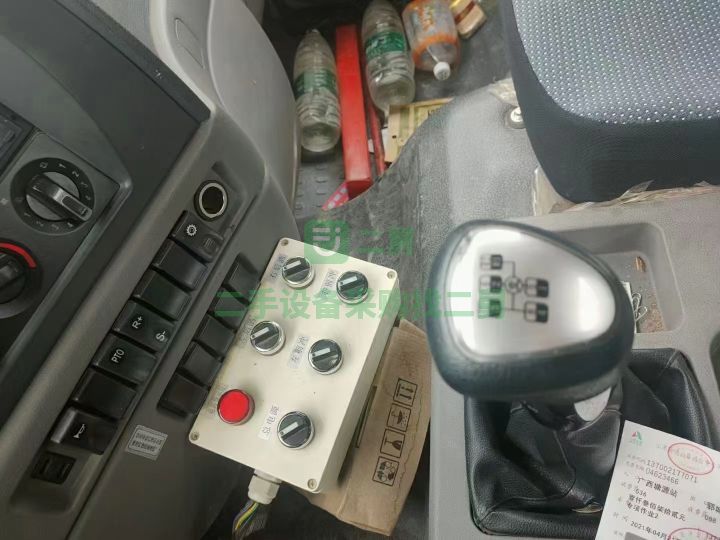 出售東風(fēng)專(zhuān)底12方灑水車(chē)19年5月份上牌