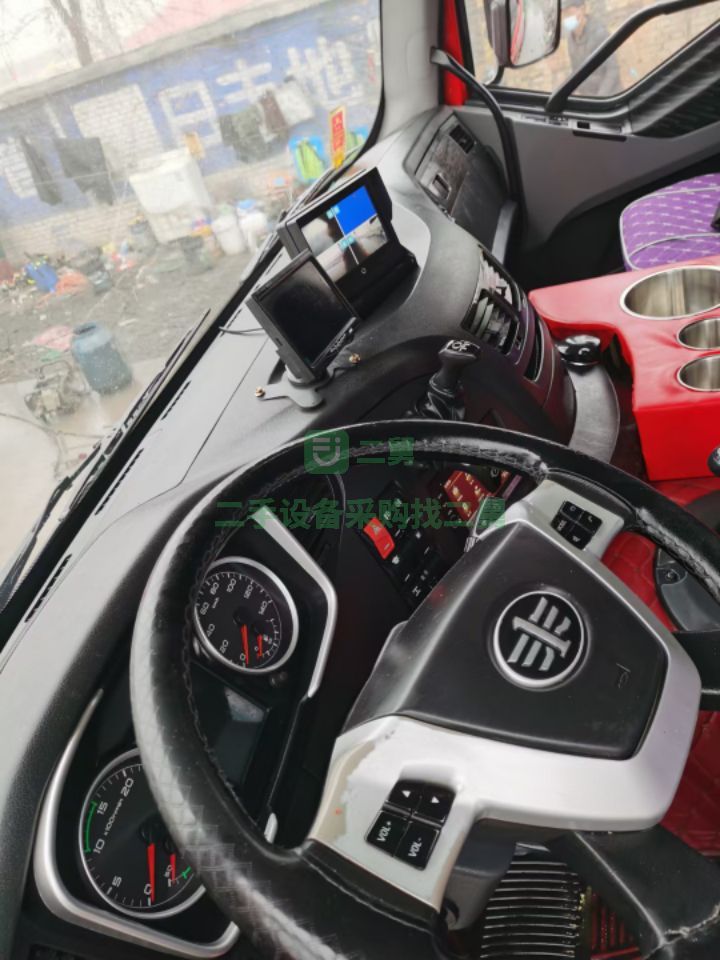 出售牽引車一臺2年7個月新款解放J6～550全車鋁圈