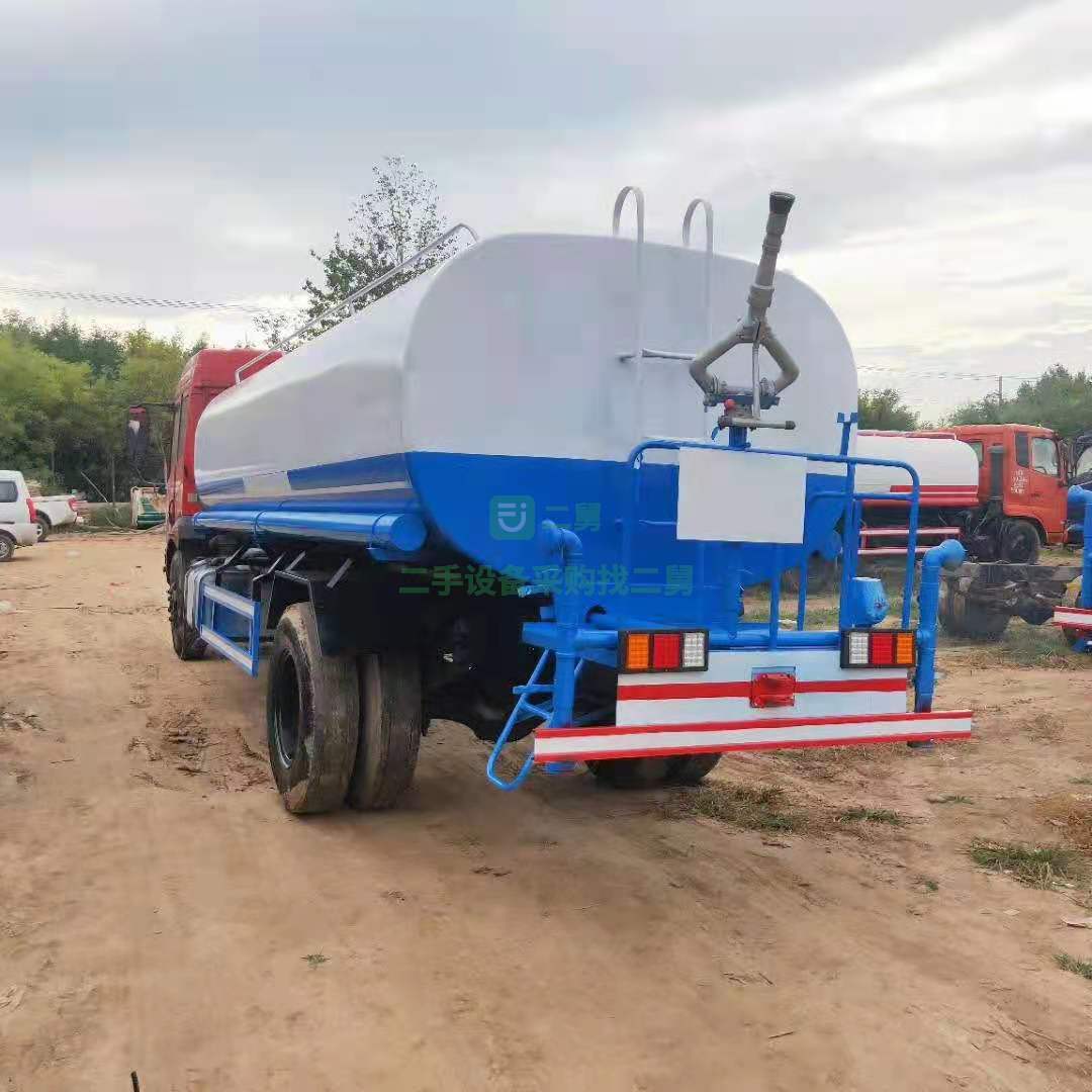 出售二手灑水車 3-20方都有  發(fā)動(dòng)機(jī)型號(hào)齊全可調(diào)換